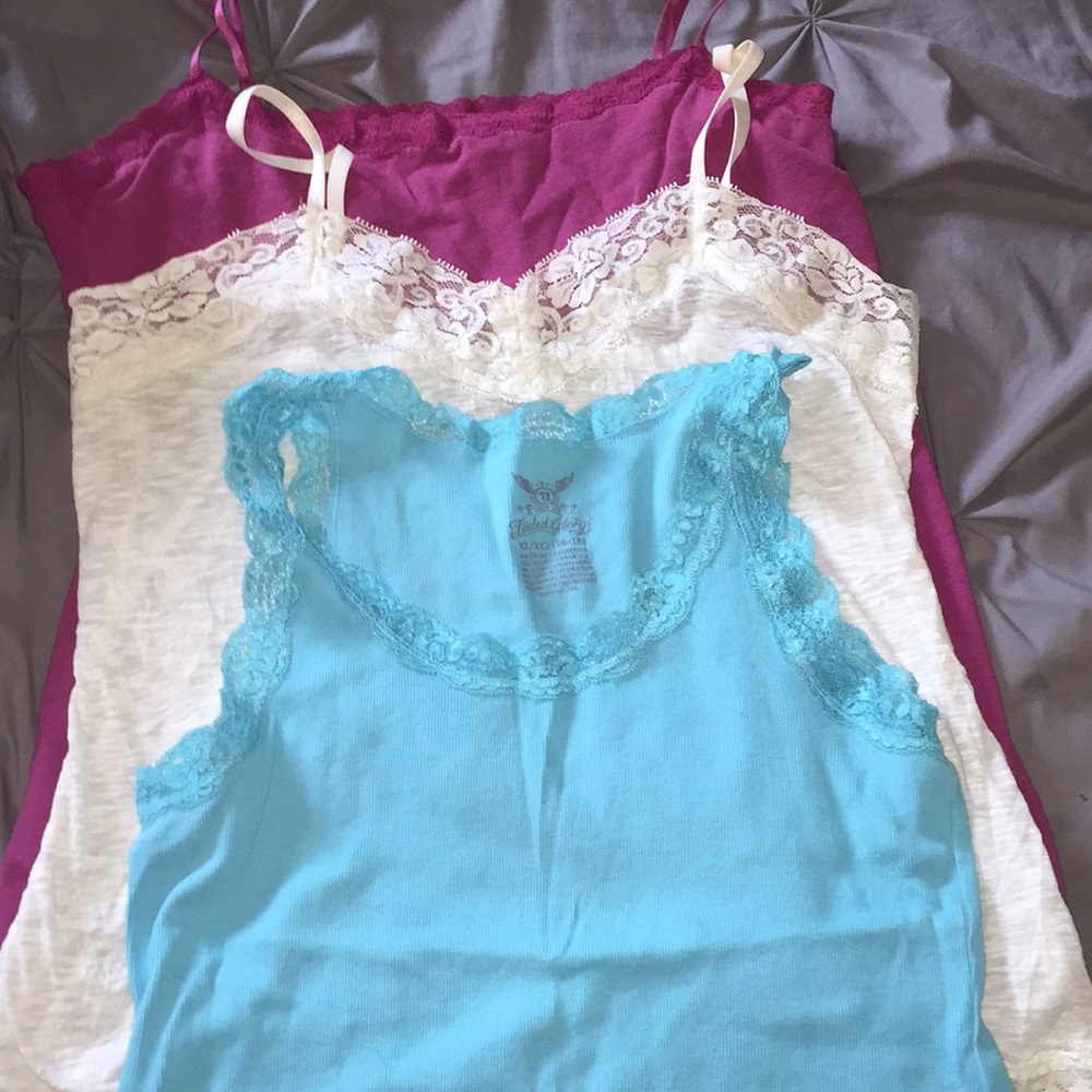 Bundle of lace trim tanks 😻